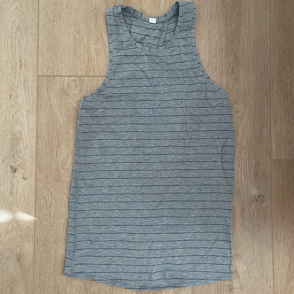 Lululemon open back tie around shirt